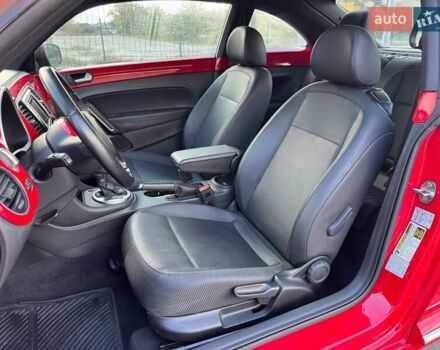 Фольксваген Бітл 2016 у Києві на Automoto.ua Червоний Фольксваген Бітл, об'ємом двигуна 1.8 л та пробігом 126 тис. км за 11900 $, фото 20 на Automoto.ua