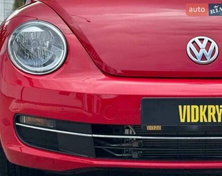 Фольксваген Бітл 2016 у Києві на Automoto.ua Червоний Фольксваген Бітл, об'ємом двигуна 1.8 л та пробігом 126 тис. км за 11900 $, фото 7 на Automoto.ua