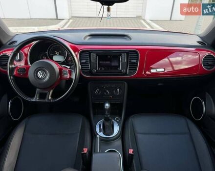 Фольксваген Бітл 2016 у Києві на Automoto.ua Червоний Фольксваген Бітл, об'ємом двигуна 1.8 л та пробігом 126 тис. км за 11900 $, фото 21 на Automoto.ua