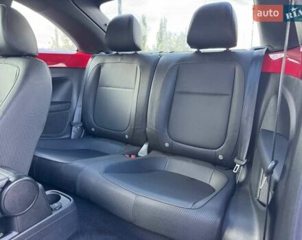 Фольксваген Бітл 2016 у Києві на Automoto.ua Червоний Фольксваген Бітл, об'ємом двигуна 1.8 л та пробігом 126 тис. км за 11900 $, фото 22 на Automoto.ua