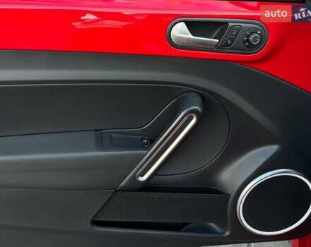 Фольксваген Бітл 2016 у Києві на Automoto.ua Червоний Фольксваген Бітл, об'ємом двигуна 1.8 л та пробігом 126 тис. км за 11900 $, фото 27 на Automoto.ua