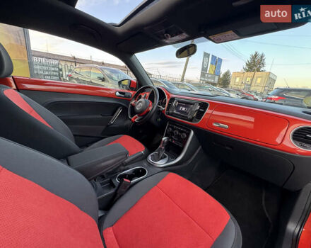 Червоний Фольксваген Бітл, об'ємом двигуна 2 л та пробігом 180 тис. км за 16999 $, фото 35 на Automoto.ua