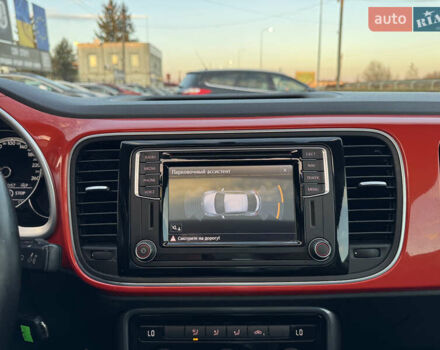 Червоний Фольксваген Бітл, об'ємом двигуна 2 л та пробігом 180 тис. км за 16999 $, фото 57 на Automoto.ua