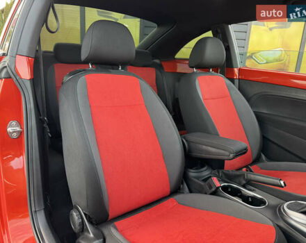 Червоний Фольксваген Бітл, об'ємом двигуна 2 л та пробігом 180 тис. км за 16999 $, фото 34 на Automoto.ua