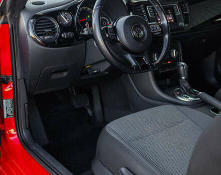 Красный Фольксваген Битл, объемом двигателя 1.98 л и пробегом 74 тыс. км за 13200 $, фото 18 на Automoto.ua