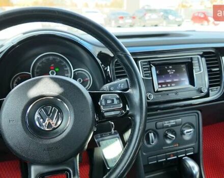 Красный Фольксваген Битл, объемом двигателя 1.98 л и пробегом 109 тыс. км за 12990 $, фото 16 на Automoto.ua