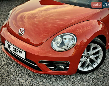 Червоний Фольксваген Бітл, об'ємом двигуна 2 л та пробігом 180 тис. км за 16999 $, фото 12 на Automoto.ua