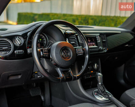 Красный Фольксваген Битл, объемом двигателя 1.98 л и пробегом 74 тыс. км за 13200 $, фото 20 на Automoto.ua