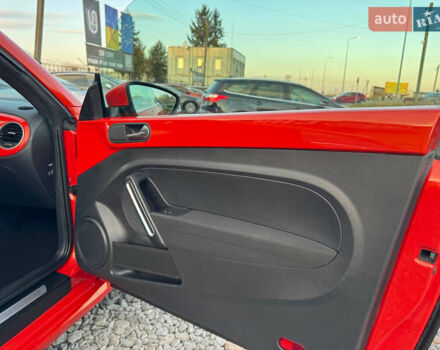 Червоний Фольксваген Бітл, об'ємом двигуна 2 л та пробігом 180 тис. км за 15999 $, фото 38 на Automoto.ua