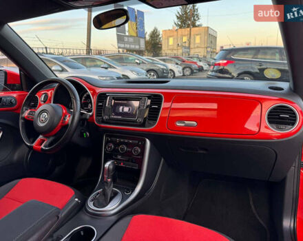 Червоний Фольксваген Бітл, об'ємом двигуна 2 л та пробігом 180 тис. км за 15999 $, фото 36 на Automoto.ua