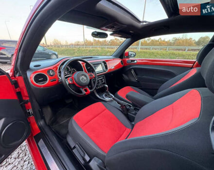 Червоний Фольксваген Бітл, об'ємом двигуна 2 л та пробігом 180 тис. км за 15999 $, фото 44 на Automoto.ua