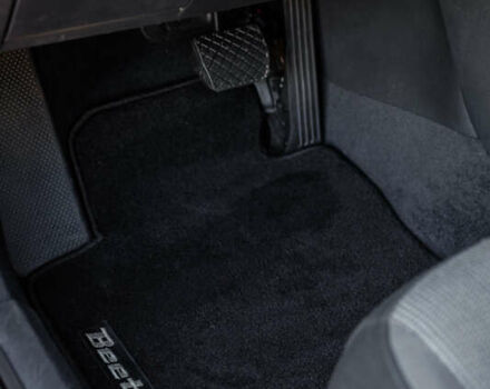 Красный Фольксваген Битл, объемом двигателя 1.98 л и пробегом 74 тыс. км за 13200 $, фото 23 на Automoto.ua