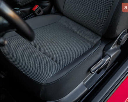 Красный Фольксваген Битл, объемом двигателя 1.98 л и пробегом 74 тыс. км за 13200 $, фото 22 на Automoto.ua