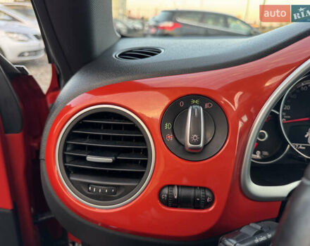 Червоний Фольксваген Бітл, об'ємом двигуна 2 л та пробігом 180 тис. км за 16999 $, фото 51 на Automoto.ua