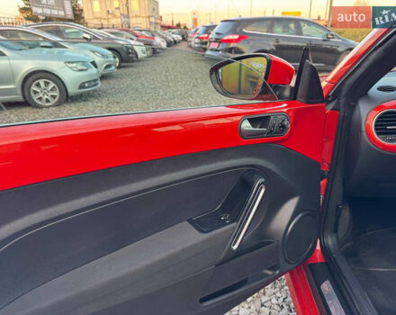 Червоний Фольксваген Бітл, об'ємом двигуна 2 л та пробігом 180 тис. км за 15999 $, фото 47 на Automoto.ua