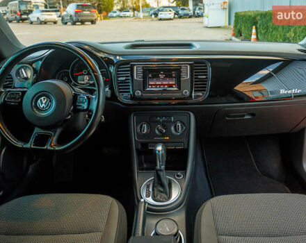 Красный Фольксваген Битл, объемом двигателя 1.98 л и пробегом 74 тыс. км за 13200 $, фото 39 на Automoto.ua