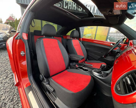 Червоний Фольксваген Бітл, об'ємом двигуна 2 л та пробігом 180 тис. км за 15999 $, фото 32 на Automoto.ua