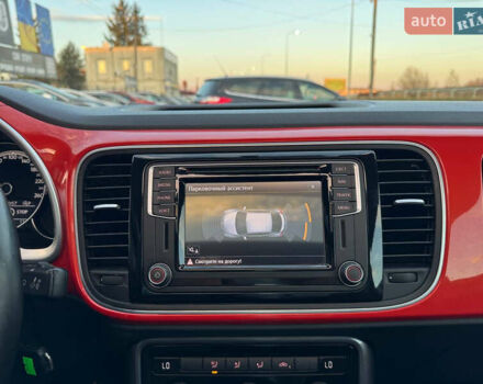 Червоний Фольксваген Бітл, об'ємом двигуна 2 л та пробігом 180 тис. км за 15999 $, фото 56 на Automoto.ua