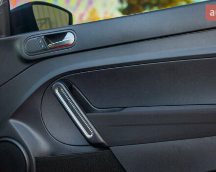 Красный Фольксваген Битл, объемом двигателя 1.98 л и пробегом 74 тыс. км за 13200 $, фото 28 на Automoto.ua