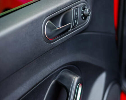 Красный Фольксваген Битл, объемом двигателя 1.98 л и пробегом 74 тыс. км за 13200 $, фото 17 на Automoto.ua