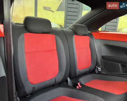 Червоний Фольксваген Бітл, об'ємом двигуна 2 л та пробігом 180 тис. км за 16999 $, фото 41 на Automoto.ua