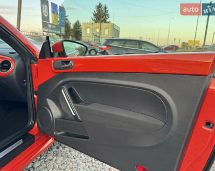 Червоний Фольксваген Бітл, об'ємом двигуна 2 л та пробігом 180 тис. км за 16999 $, фото 39 на Automoto.ua