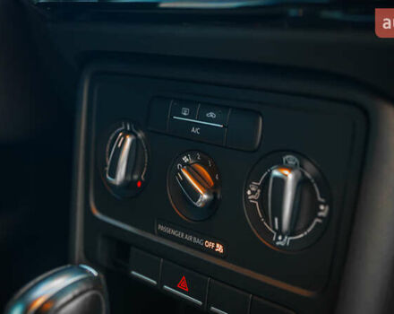 Красный Фольксваген Битл, объемом двигателя 1.98 л и пробегом 74 тыс. км за 13200 $, фото 35 на Automoto.ua