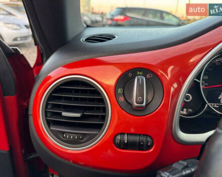 Червоний Фольксваген Бітл, об'ємом двигуна 2 л та пробігом 180 тис. км за 15999 $, фото 50 на Automoto.ua