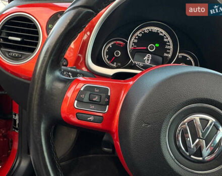 Червоний Фольксваген Бітл, об'ємом двигуна 2 л та пробігом 180 тис. км за 15999 $, фото 52 на Automoto.ua