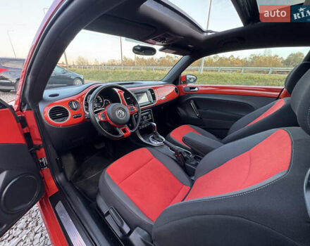 Червоний Фольксваген Бітл, об'ємом двигуна 2 л та пробігом 180 тис. км за 16999 $, фото 45 на Automoto.ua