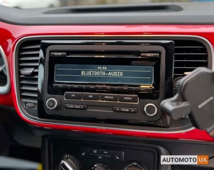 Красный Фольксваген Битл, объемом двигателя 1.8 л и пробегом 120 тыс. км за 12600 $, фото 12 на Automoto.ua