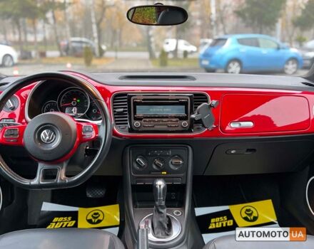 Красный Фольксваген Битл, объемом двигателя 1.8 л и пробегом 120 тыс. км за 12600 $, фото 15 на Automoto.ua