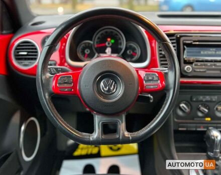 Красный Фольксваген Битл, объемом двигателя 1.8 л и пробегом 120 тыс. км за 12600 $, фото 16 на Automoto.ua