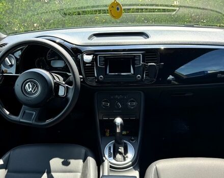 Фольксваген Битл 2016 в Борисполе на Automoto.ua Фольксваген Битл, объемом двигателя 1.8 л и пробегом 82 тыс. км за 11700 $, фото 6 на Automoto.ua