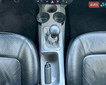 Желтый Фольксваген Битл, объемом двигателя 1.98 л и пробегом 260 тыс. км за 5700 $, фото 32 на Automoto.ua