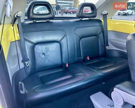 Желтый Фольксваген Битл, объемом двигателя 1.98 л и пробегом 260 тыс. км за 5700 $, фото 34 на Automoto.ua