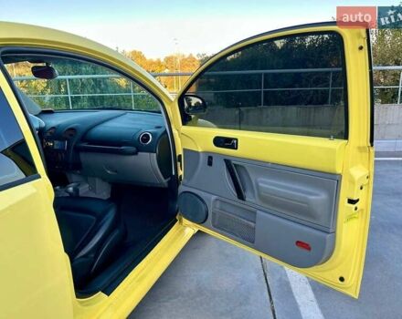 Желтый Фольксваген Битл, объемом двигателя 1.98 л и пробегом 260 тыс. км за 5700 $, фото 21 на Automoto.ua