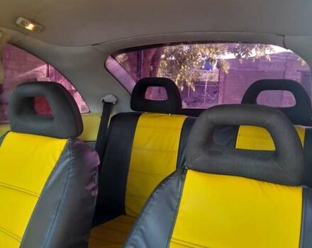 Желтый Фольксваген Битл, объемом двигателя 1.9 л и пробегом 167 тыс. км за 3300 $, фото 6 на Automoto.ua