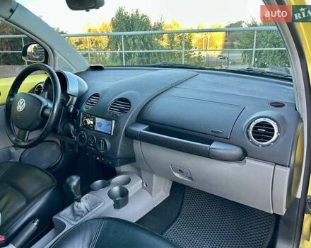 Желтый Фольксваген Битл, объемом двигателя 1.98 л и пробегом 260 тыс. км за 5700 $, фото 36 на Automoto.ua