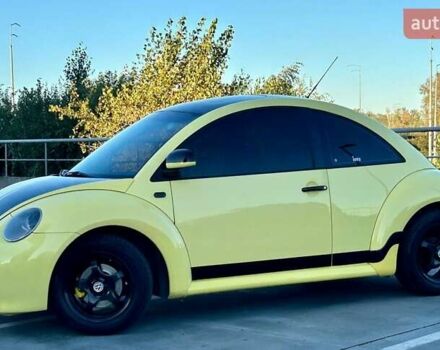 Желтый Фольксваген Битл, объемом двигателя 1.98 л и пробегом 260 тыс. км за 5700 $, фото 3 на Automoto.ua