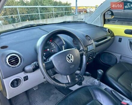Желтый Фольксваген Битл, объемом двигателя 1.98 л и пробегом 260 тыс. км за 5700 $, фото 27 на Automoto.ua