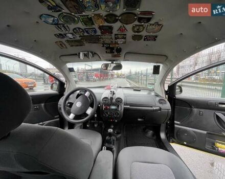 Желтый Фольксваген Битл, объемом двигателя 1.6 л и пробегом 283 тыс. км за 3300 $, фото 13 на Automoto.ua