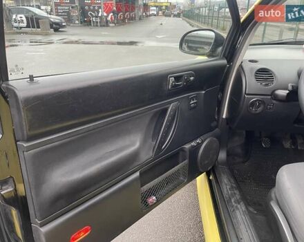 Желтый Фольксваген Битл, объемом двигателя 1.6 л и пробегом 283 тыс. км за 1500 $, фото 11 на Automoto.ua