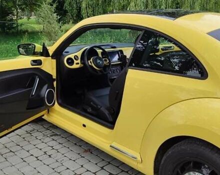 Жовтий Фольксваген Бітл, об'ємом двигуна 1.78 л та пробігом 165 тис. км за 13000 $, фото 1 на Automoto.ua