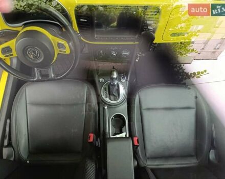 Жовтий Фольксваген Бітл, об'ємом двигуна 1.78 л та пробігом 165 тис. км за 13000 $, фото 22 на Automoto.ua
