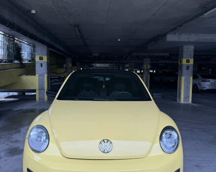 Желтый Фольксваген Битл, объемом двигателя 1.8 л и пробегом 157 тыс. км за 9900 $, фото 2 на Automoto.ua