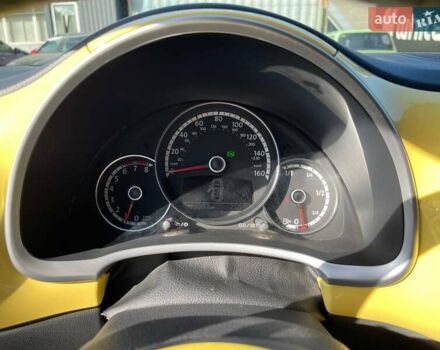 Желтый Фольксваген Битл, объемом двигателя 2.5 л и пробегом 120 тыс. км за 10500 $, фото 3 на Automoto.ua