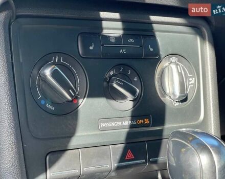 Желтый Фольксваген Битл, объемом двигателя 2.5 л и пробегом 120 тыс. км за 10500 $, фото 4 на Automoto.ua