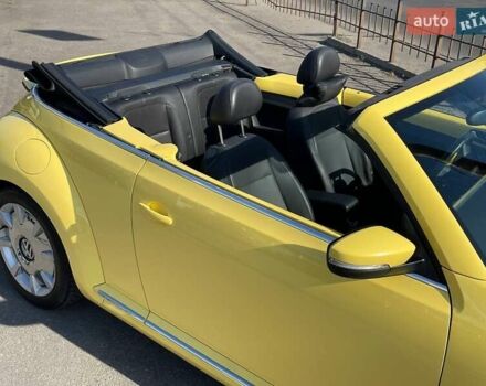 Желтый Фольксваген Битл, объемом двигателя 2.5 л и пробегом 120 тыс. км за 10500 $, фото 11 на Automoto.ua