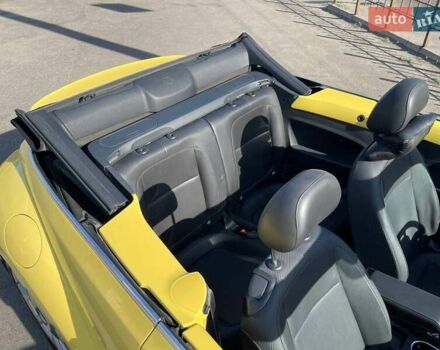 Желтый Фольксваген Битл, объемом двигателя 2.5 л и пробегом 120 тыс. км за 10500 $, фото 1 на Automoto.ua